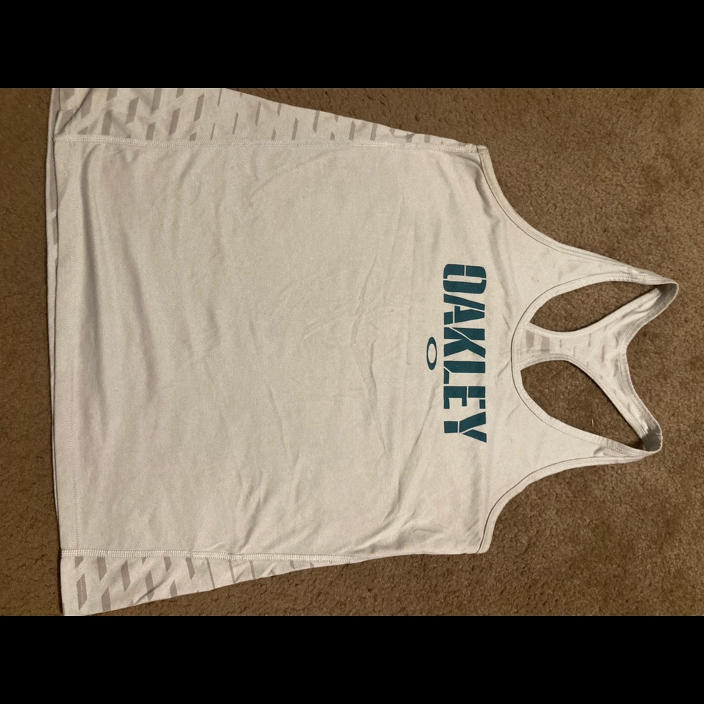 Oakley tank